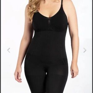 NWT Curveez built in bra control full body Shapewear Bodysuit shaper. Size L.